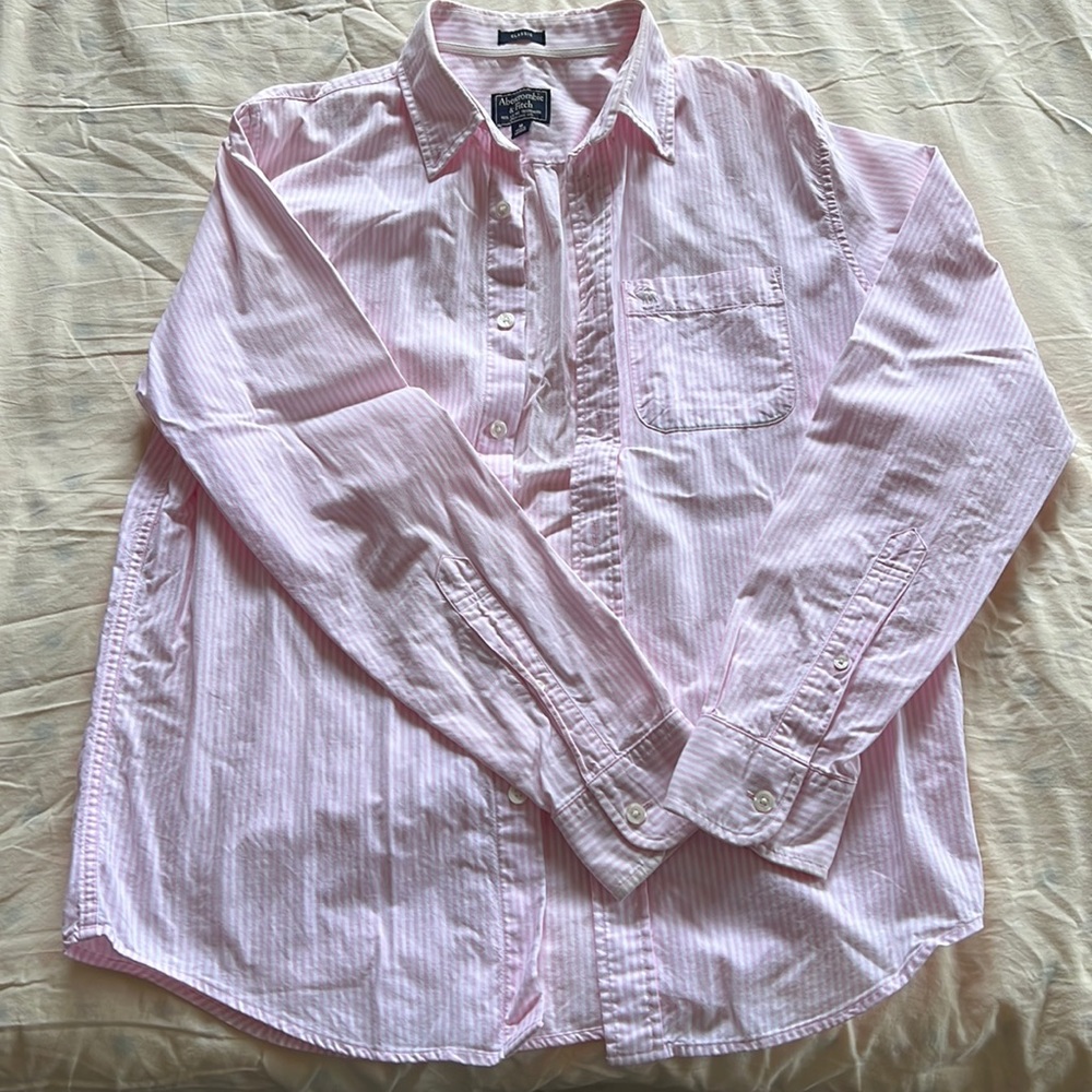 Abercrombie and fitch, man, size M, classic, 100% cotton. comfortable, true fit.